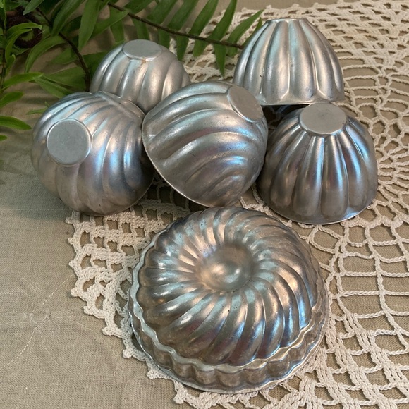 Vintage Other - Set Of 6 Vintage Tin Molds